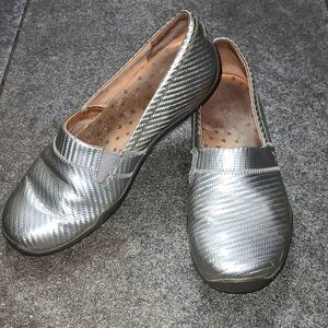 AHNU Silver Clogs Good for Medical Personnel